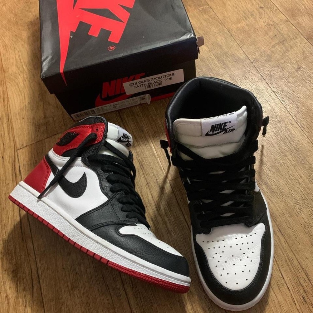 WOMENS NIKE AIR JORDAN 1 RETRO HIGH SATIN BLACK TOE
